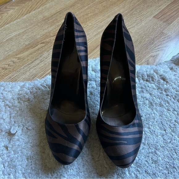 Jessica Simpson Brenda2 Satin Brown Black Zebra Almond Toe Heels Pumps Size 9 - Picture 2 of 11